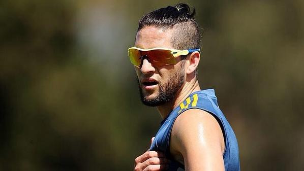Wayne Parnell with his 90s undercut ponytail. Image Credit: Twitter Screeshot