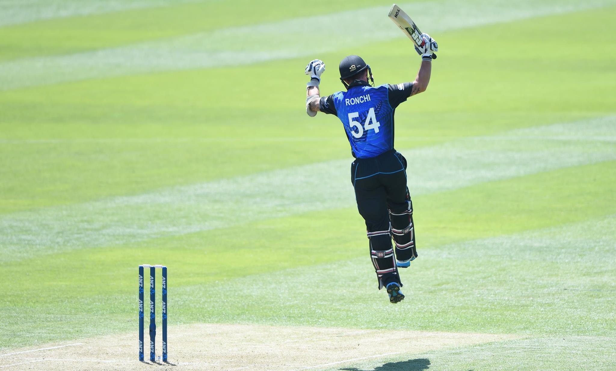 Watch Luke Ronchi stunning century against Sri Lanka [VIDEO]