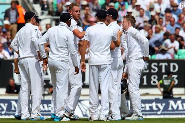 Stuart Broad helps England dismantle Australia in 1st Ashes Test.