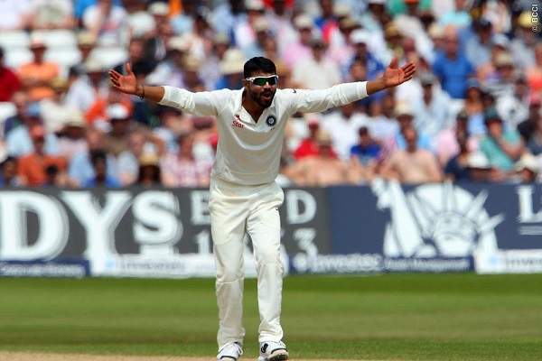 Ravindra Jadeja continues his fine performance with the ball in the Ranji Trophy.