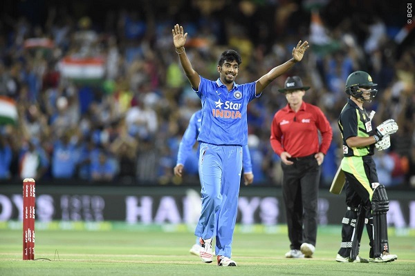 MS Dhoni Commends Jasprit Bumrah, Ashish Nehra for Keeping Australia in Check