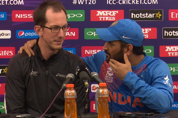 MS Dhoni Retirement: Watch Indian Captain's Hilarious Reply on the Question