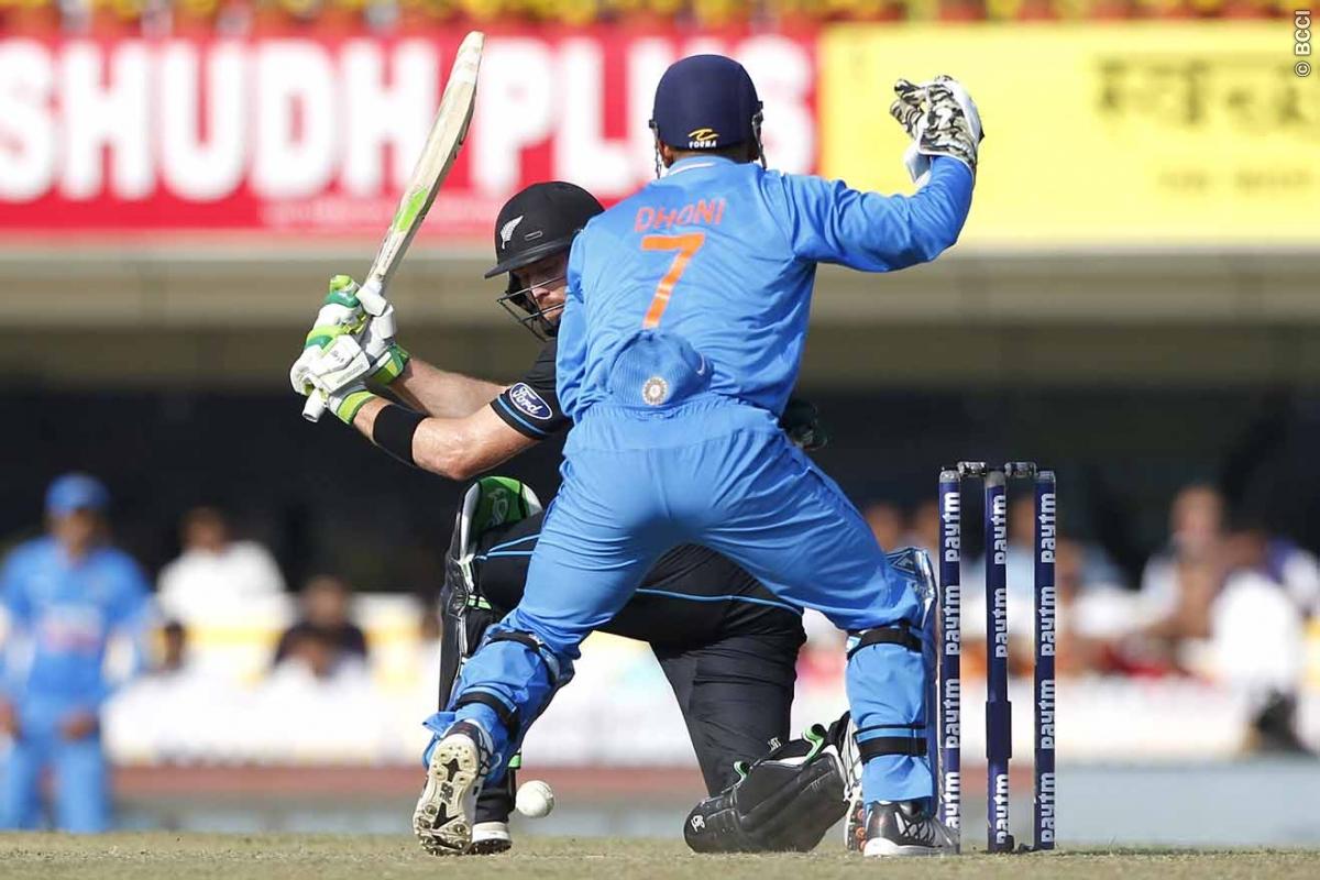 Here's Why MS Dhoni is the Smartest Wicketkeeper [VIDEO]
