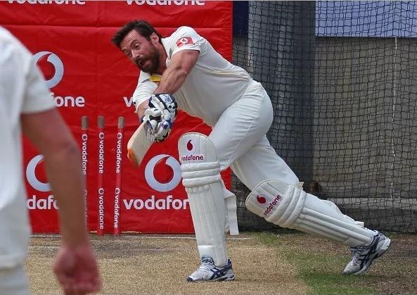 'Wolverine' Huge Jackman enjoys his cricket too! [VIDEO]