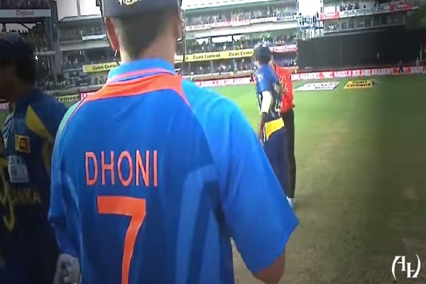 #FanVideo: Tribute to MS Dhoni - The Dominance of Serenity