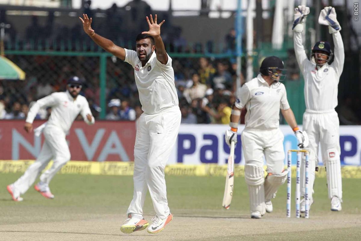 Spinners Put India Within Distance of Knocking New Zealand Over
